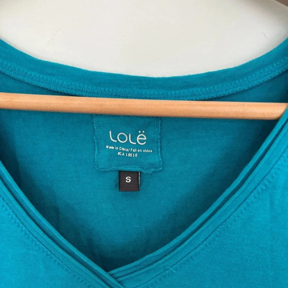 Lolë blue tank top with floral design size small - Picture 3 of 6